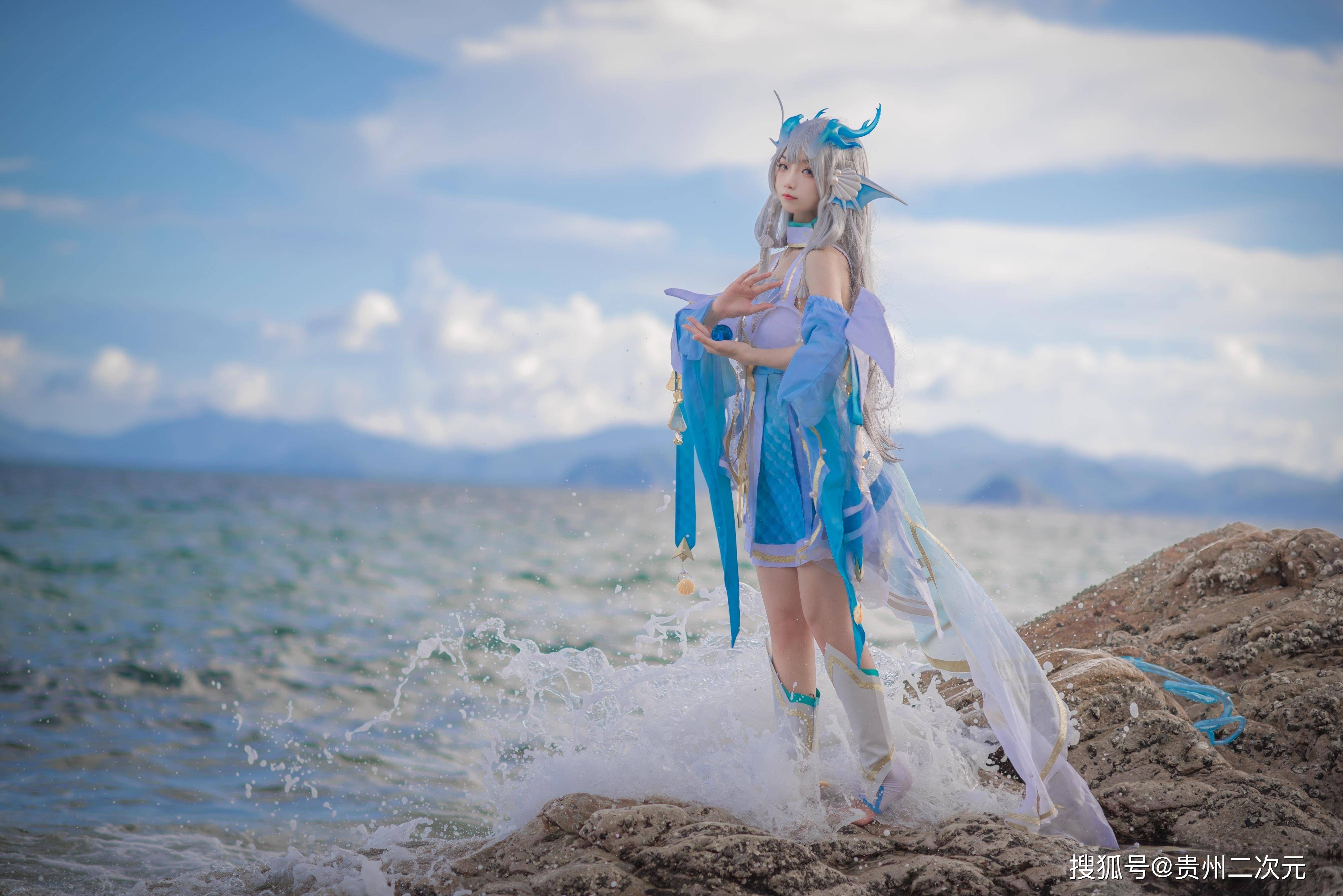 强势压制！ EDward Gaming 在三路优势滚雪球后，毫发无损地击败了 LGD Gaming 。