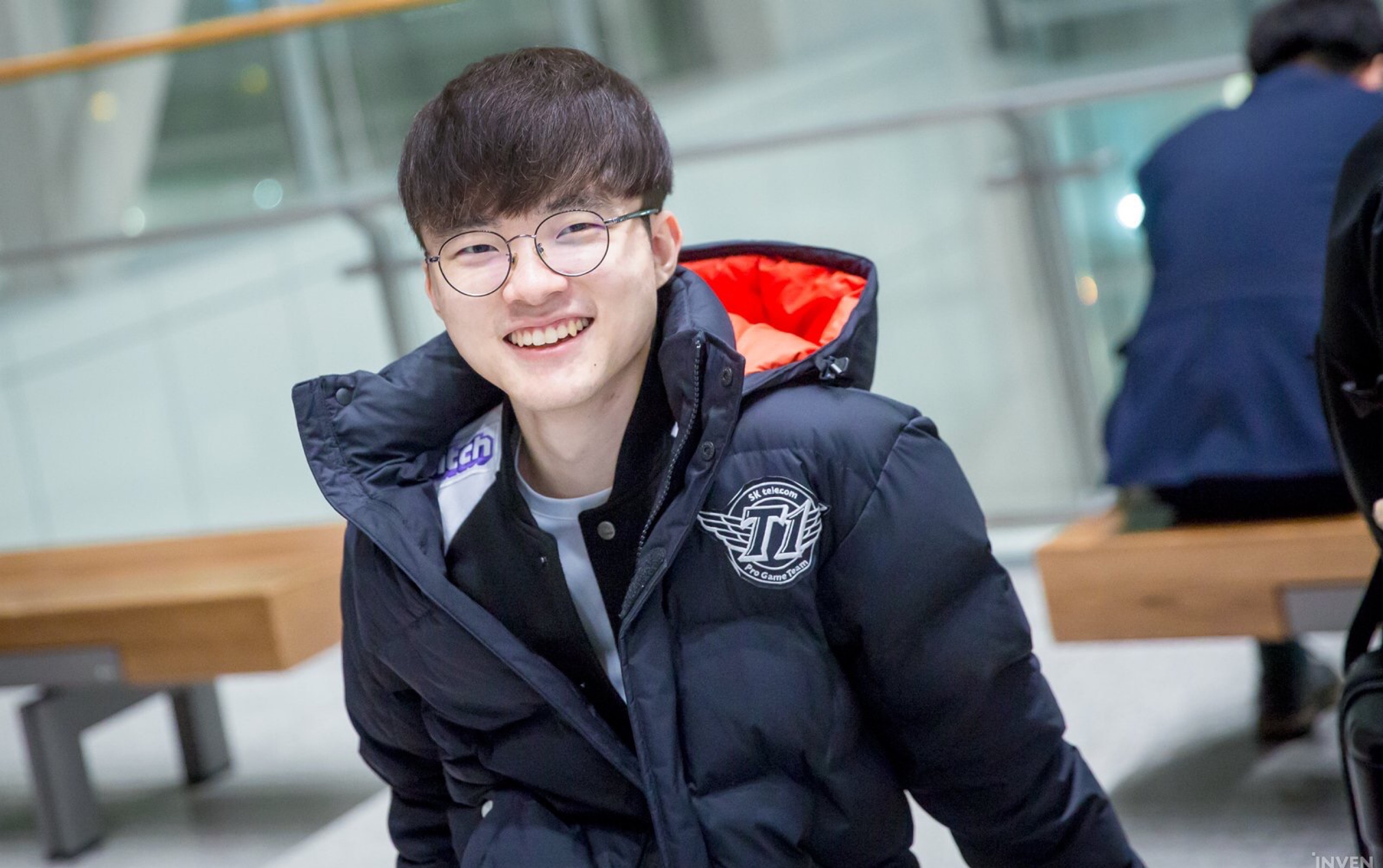 新闻中心 赛事总览 战队数据 选手信息 视频回放